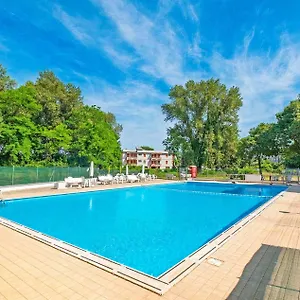  Apartment La Dolce - With Shared Pool And Large Terrace